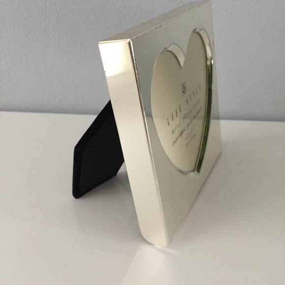Silver metal photo frame - Picture 2 of 6
